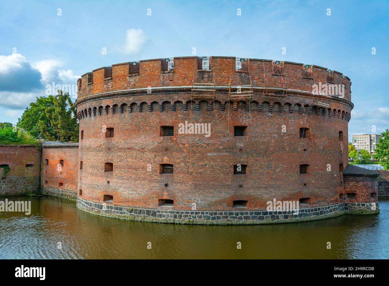 Der Don-Turm ist eine alte Verteidigungsanlage aus rotem Backstein in der Stadt Königsberg Stockfoto