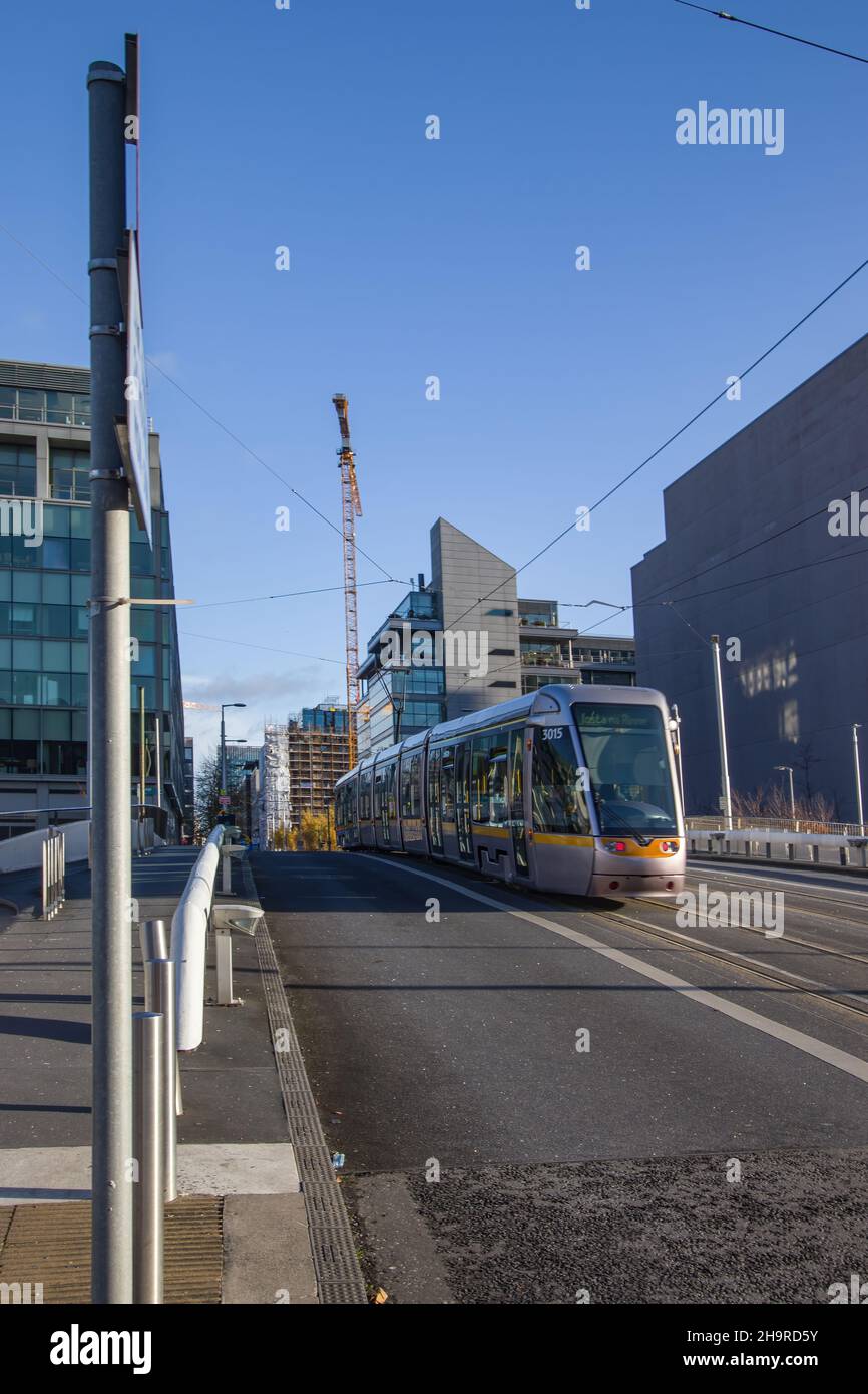 Royal Canal Waterway, Royal Canal Schleusen, Dock und Schleusen am Royal Canal, alte Ingenieurskunst, Reisen in Pandemium, Dublin, Irland Stockfoto