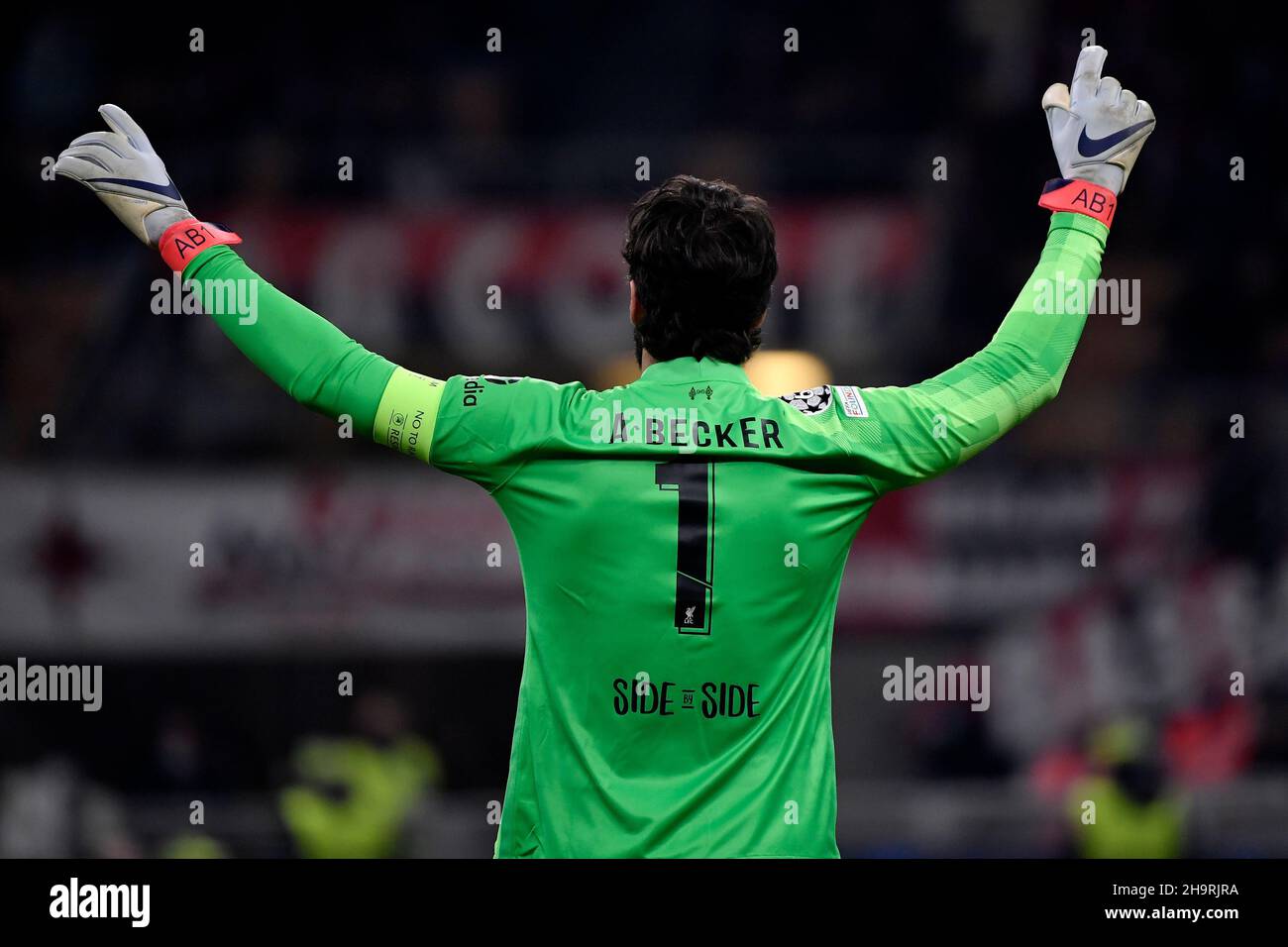 Mailand, Italien. 07th Dez 2021. Alisson Becker aus Liverpool reagiert während des UEFA Champions League-Fußballspiels der Gruppe B zwischen dem AC Mailand und Liverpool im San Siro-Stadion in Mailand (Italien) am 7th. Dezember 2021. Foto Andrea Staccioli/Insidefoto Kredit: Insidefoto srl/Alamy Live News Stockfoto