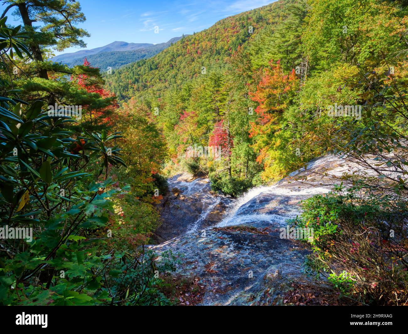 Die Spitze der Glen Falls am East Fork Overflow Creek im Nantahala National Forest in der Nähe der Highlands North Carolina USA Stockfoto