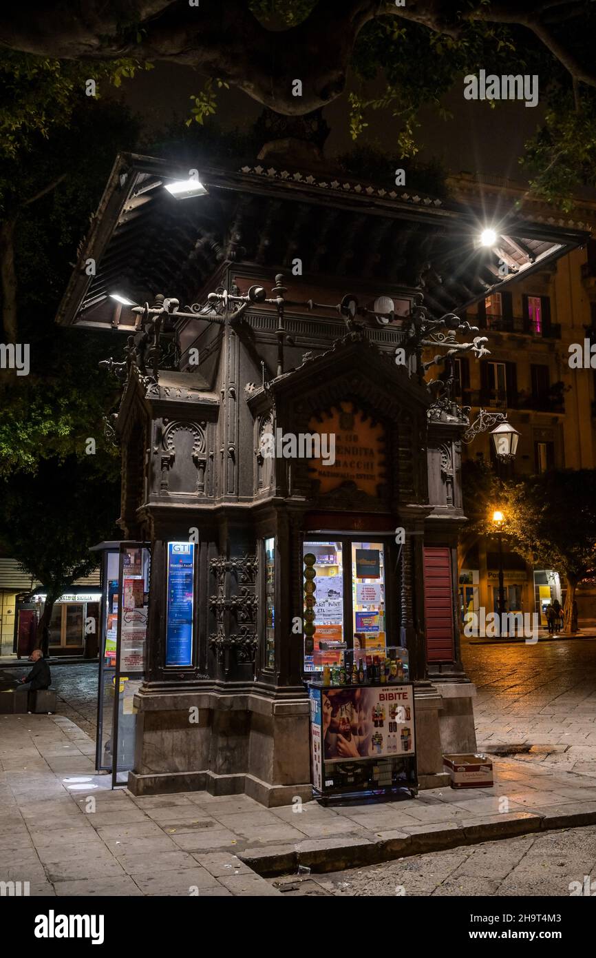 Kiosk, Piazza Giuseppe Verdi, , Palermo, Sizilien, Italien Stockfoto