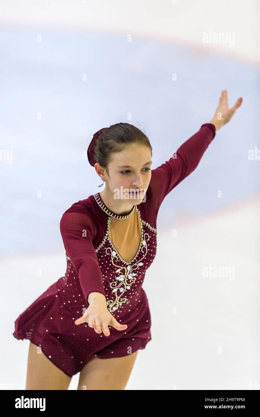 Eiskunstlauf für Mädchen auf der Eishalle Stockfoto