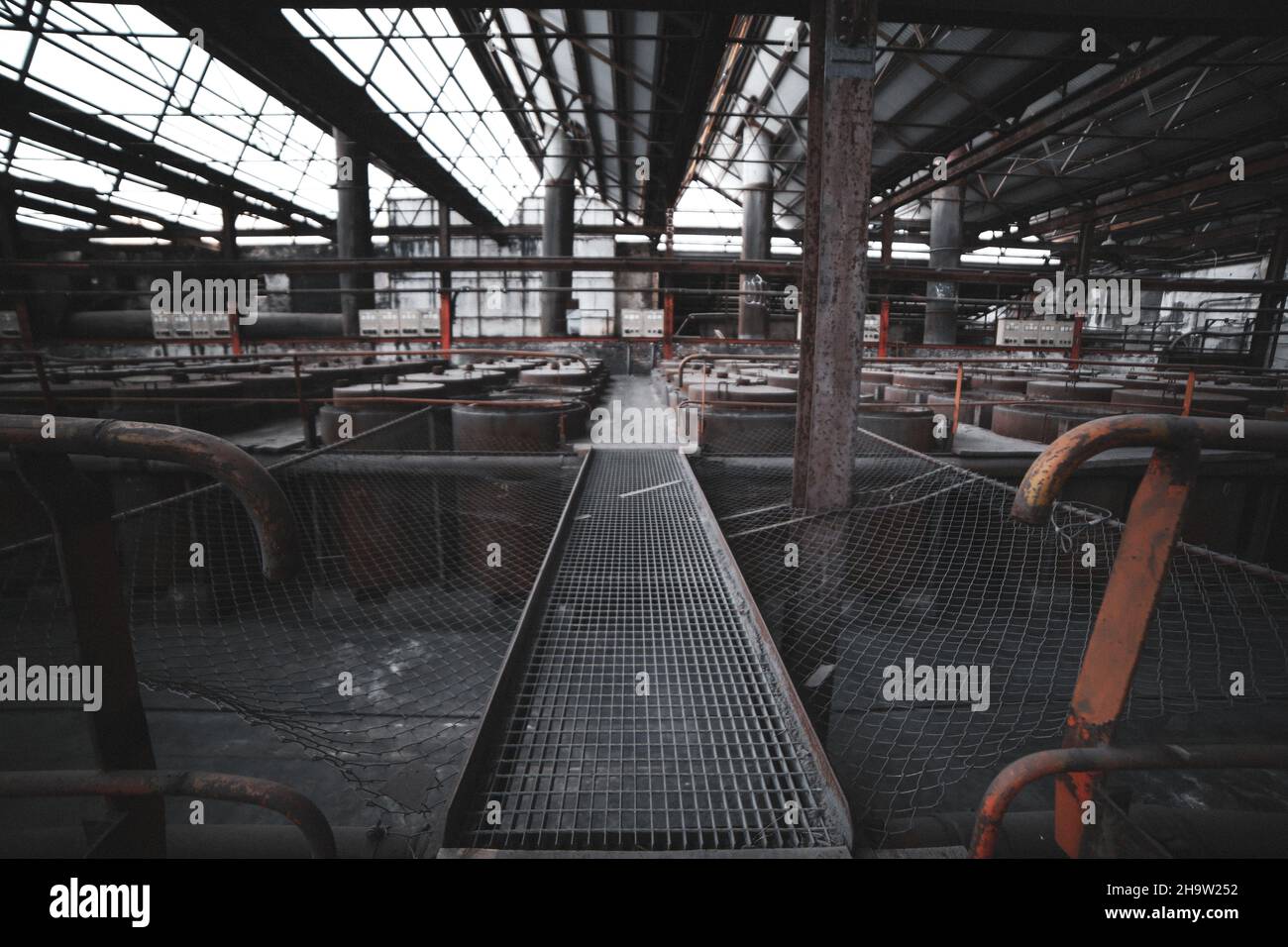 Alte verlassene Fabrik in Odda, Norwegen Stockfoto
