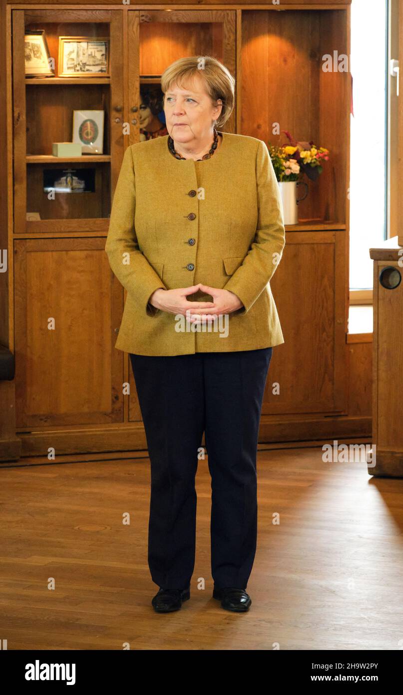 '04.11.2021, Deutschland, Bremen, Bremerhaven - Bundeskanzlerin Angela Merkel (CDU) besucht das Deutsche Auswanderungszentrum (DAH). 00A211 Stockfoto