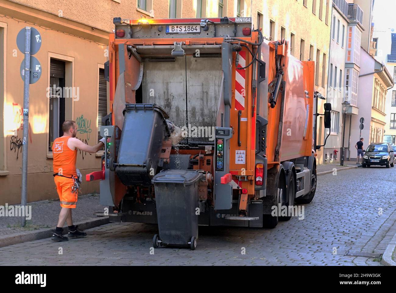 Restmüll voll Fotos und Bildmaterial in hoher Auflösung Alamy