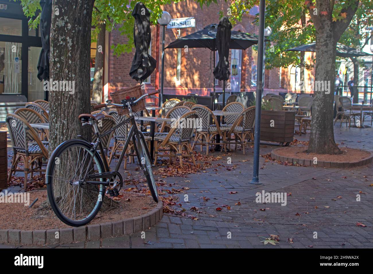 Café-Sitzplätze in Bowral Stockfoto