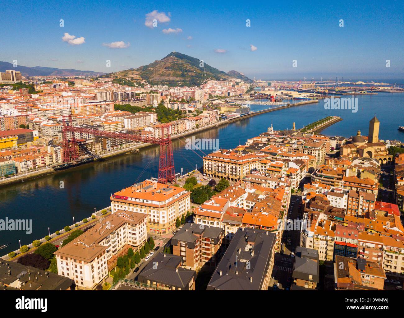 Luftaufnahme der Bizkaia Hängebrücke Stockfoto