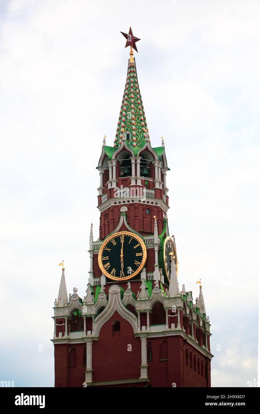 Russland, Moskau 30. Juni 2018 . Kremluhr auf dem Roten Platz in Moskau. Spasskaya-Turm in Russland Stockfoto