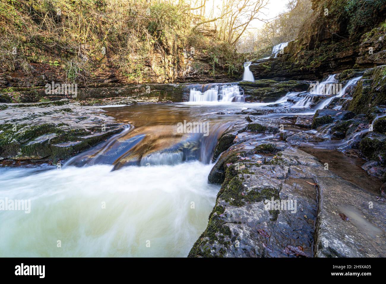 Sgwd ISAF Clun-Gwyn Wasserfall entlang der Four Waterfalls Walk, Waterfall Country, Brecon Beacons National Park, South Wales, Vereinigtes Königreich Stockfoto