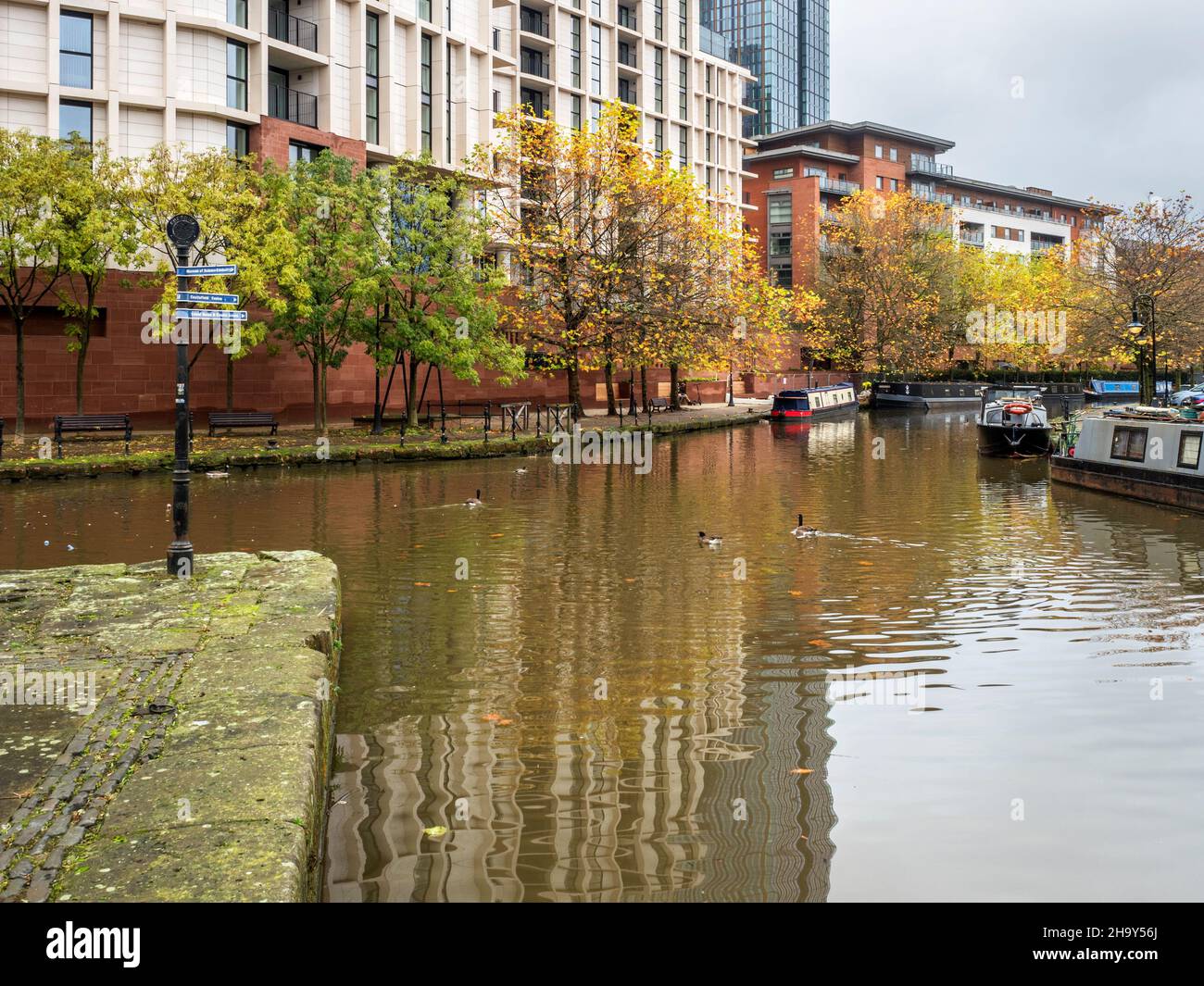 Castlefield Canal Basin im Herbst Castlefield Manchester Greater Manchester England Stockfoto