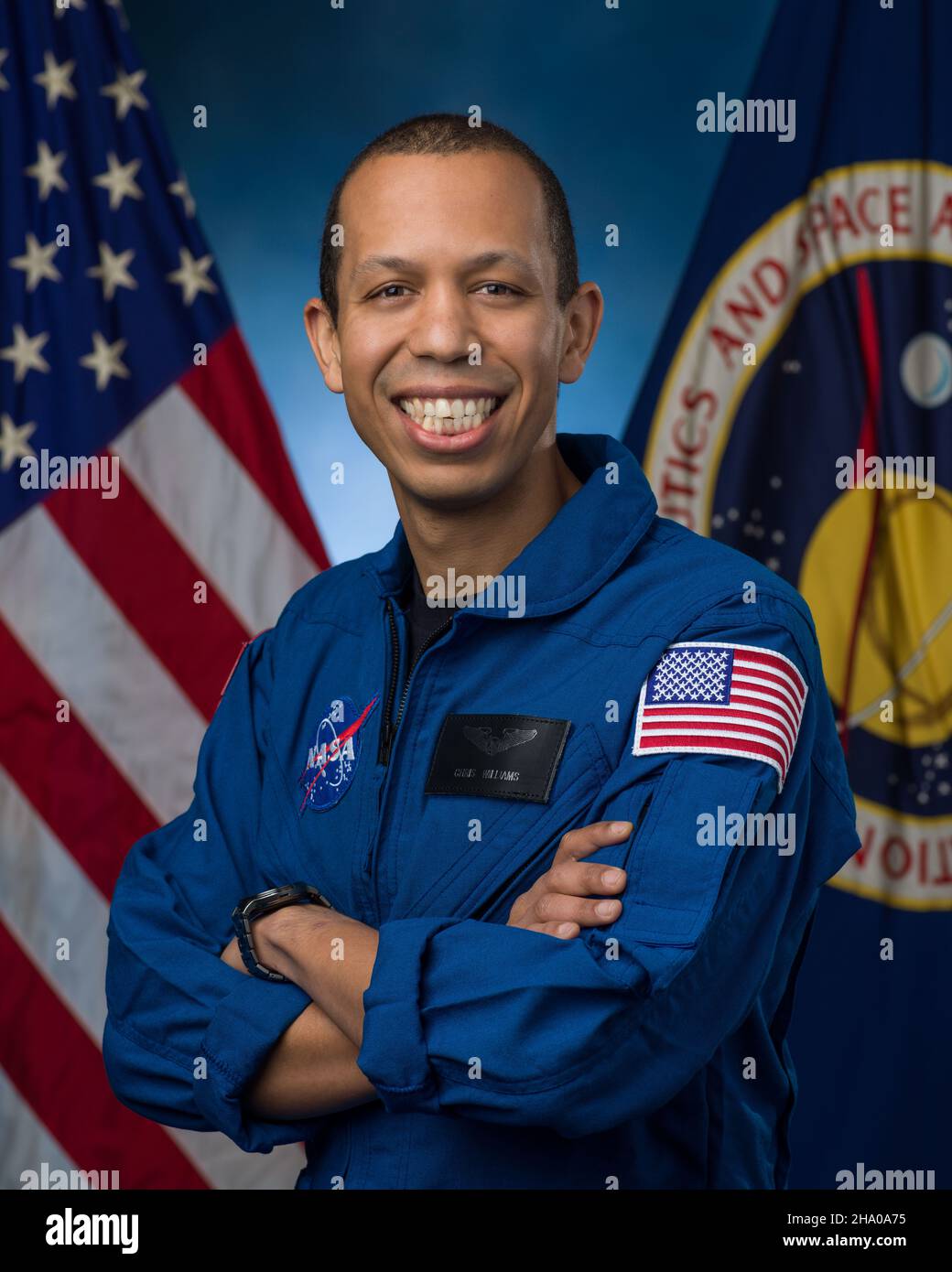 Houston, Usa. 03. Dezember 2021. NASA-Astronautenkandidat Christopher Williams posiert für sein offizielles Porträt im Johnson Space Center, 3. Dezember 2021 in Houston, Texas. Williams ist einer von zehn neuen Astronauten-Kandidaten, die von der NASA ausgewählt wurden. Quelle: Robert Markowitz/NASA/Alamy Live News Stockfoto