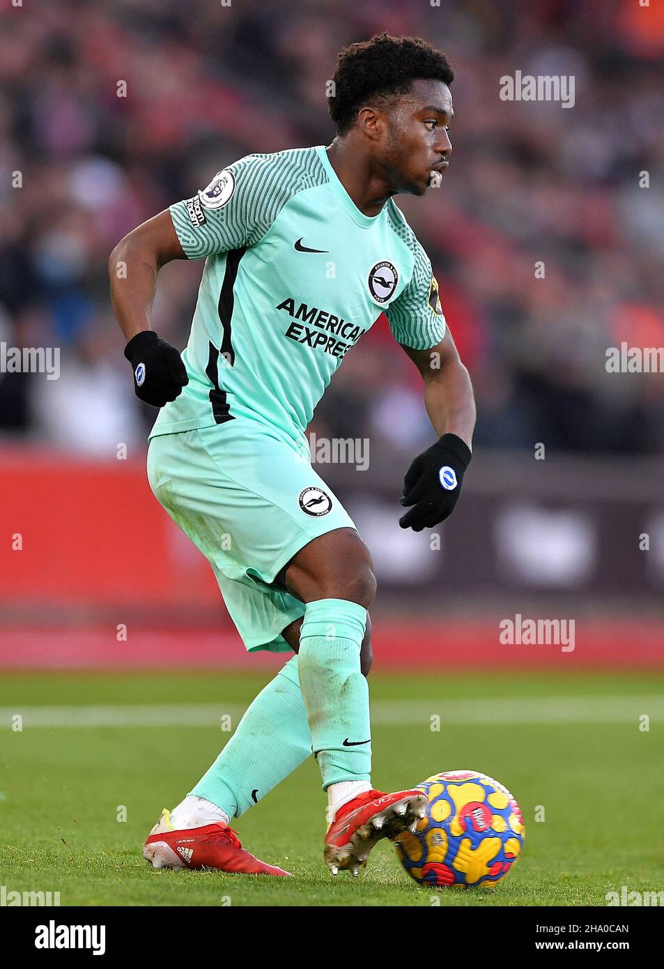 Tariq Lamptey von Brighton & Hove Albion - Southampton / Brighton & Hove Albion, Premier League, St Mary's Stadium, Southampton, Großbritannien - 4th. Dezember 2021 nur zur redaktionellen Verwendung – es gelten die Einschränkungen von DataCo Stockfoto