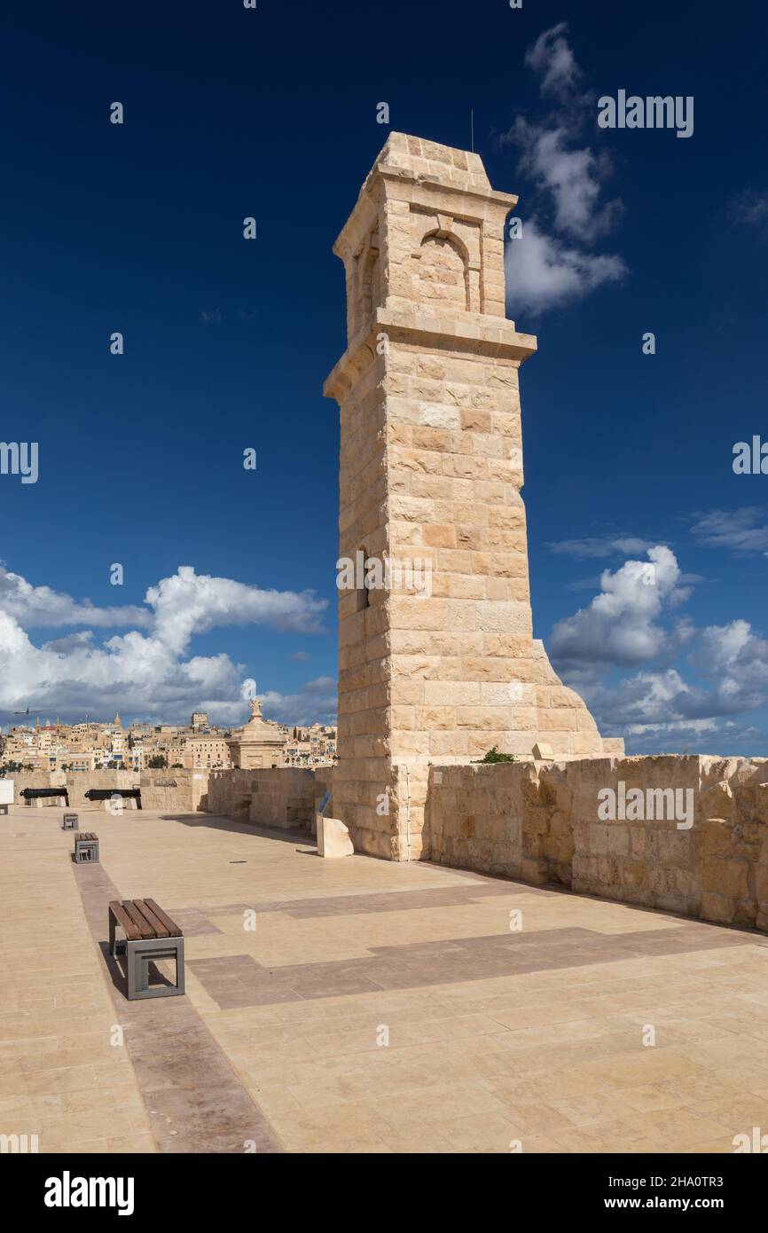 Turm in Fort St Angelo eine mit Bastion bemaltettete Festung in Birgu, Malta, Europa. Ein historisches Wahrzeichen, das zum UNESCO-Weltkulturerbe gehört. Stockfoto