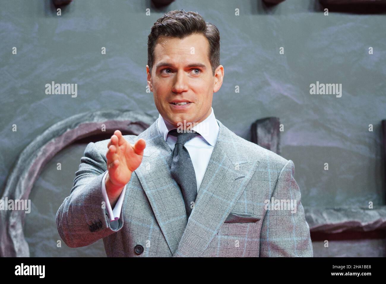 Madrid, Spanien. 09th Dez 2021. Der britische Schauspieler Henry Cavill nimmt an der Premiere von „The Witcher“ in der Saison 2 im Kinepolis Cinema in Madrid, Spanien, Teil. Kredit: SOPA Images Limited/Alamy Live Nachrichten Stockfoto