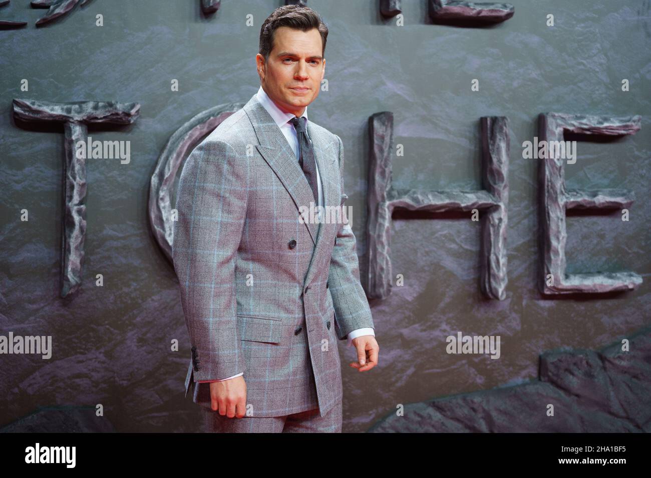 Madrid, Spanien. 09th Dez 2021. Der britische Schauspieler Henry Cavill nimmt an der Premiere von „The Witcher“ in der Saison 2 im Kinepolis Cinema in Madrid, Spanien, Teil. Kredit: SOPA Images Limited/Alamy Live Nachrichten Stockfoto