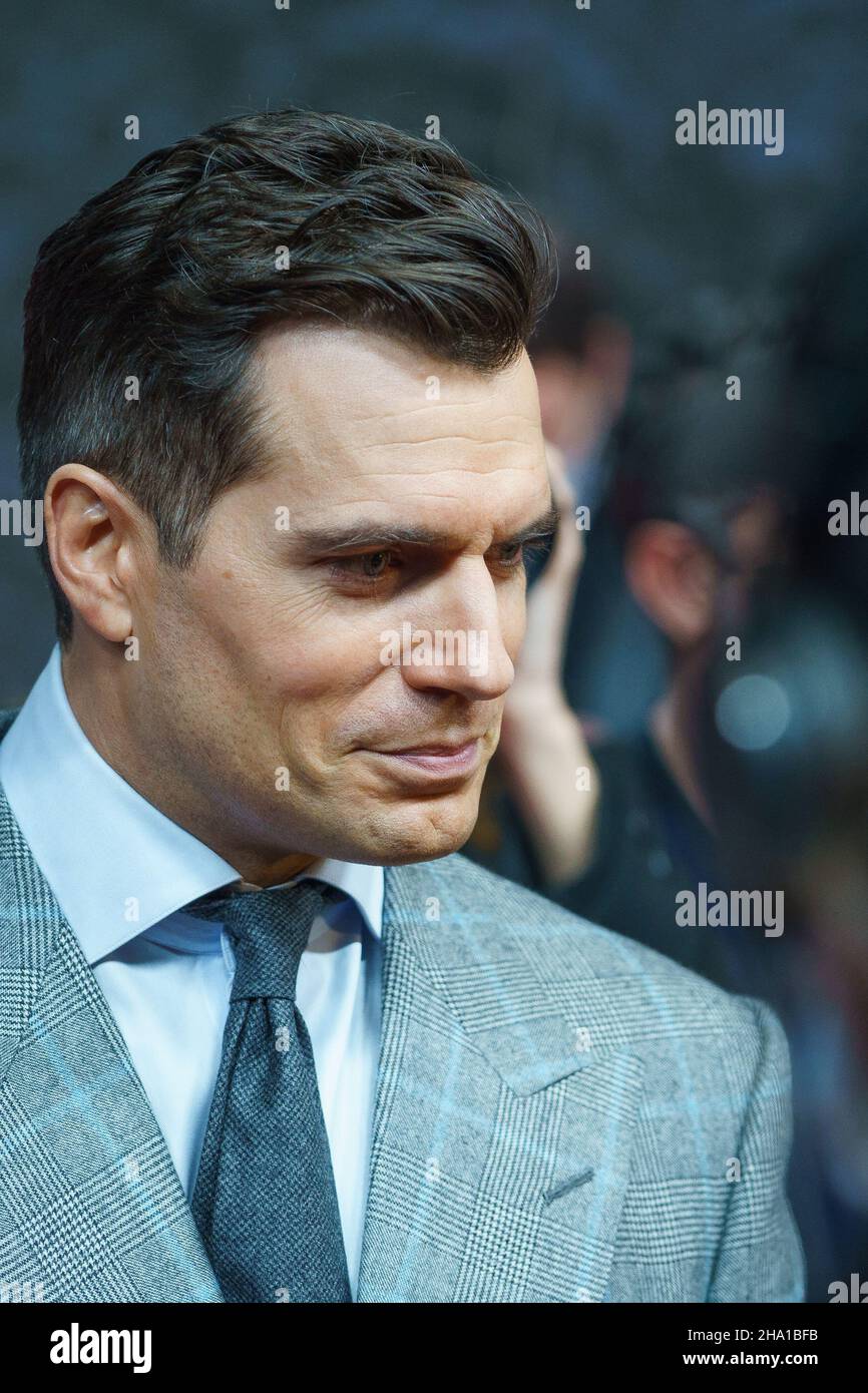 Madrid, Spanien. 09th Dez 2021. Der britische Schauspieler Henry Cavill nimmt an der Premiere von „The Witcher“ in der Saison 2 im Kinepolis Cinema in Madrid, Spanien, Teil. Kredit: SOPA Images Limited/Alamy Live Nachrichten Stockfoto