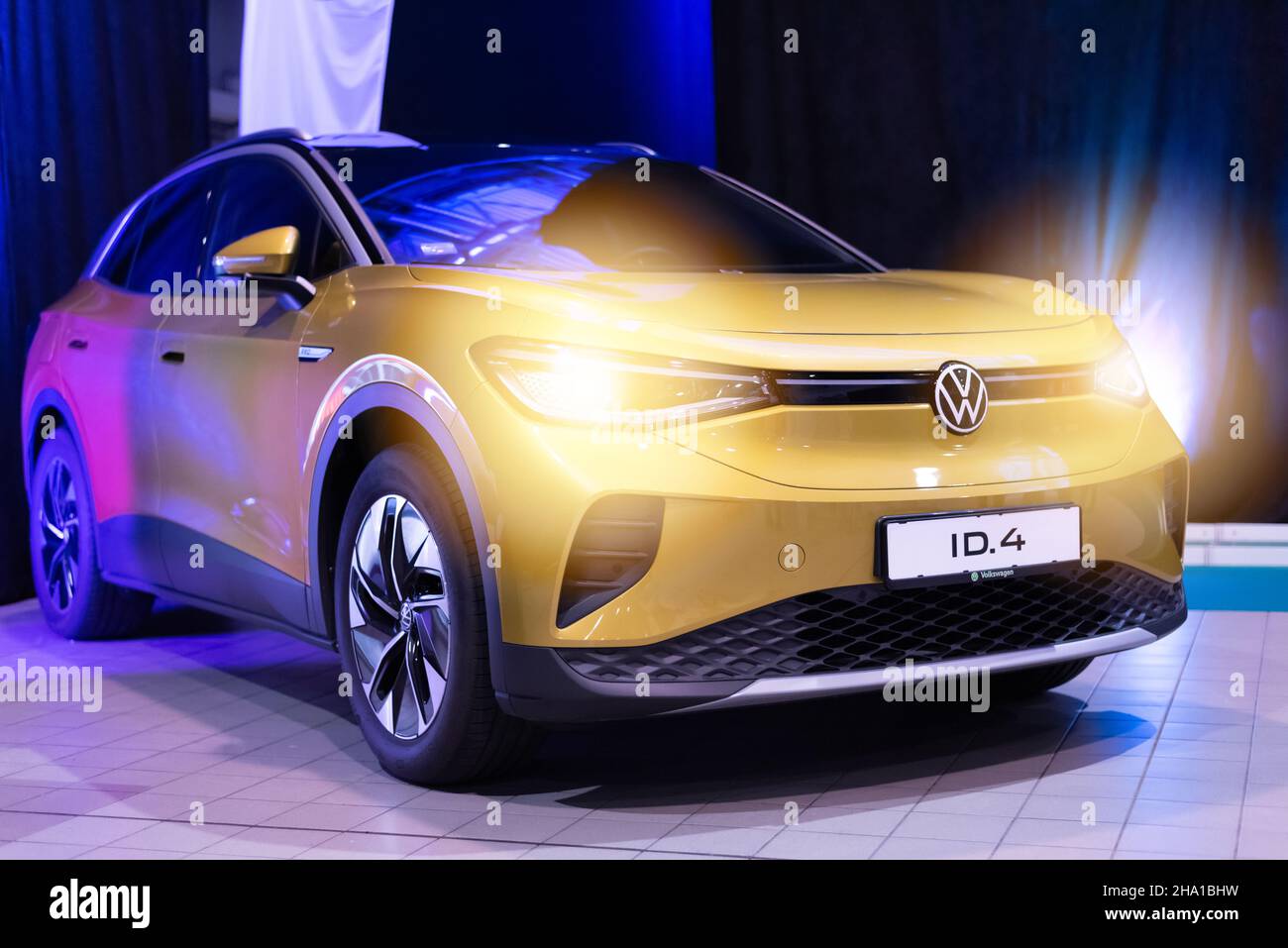 Volkswagen ID.4 GTX vollelektrisches SUV-Coupé-Fahrzeug auf dem Adria Security Summit in Belgrad, Serbien - 12. Oktober 2021 Stockfoto