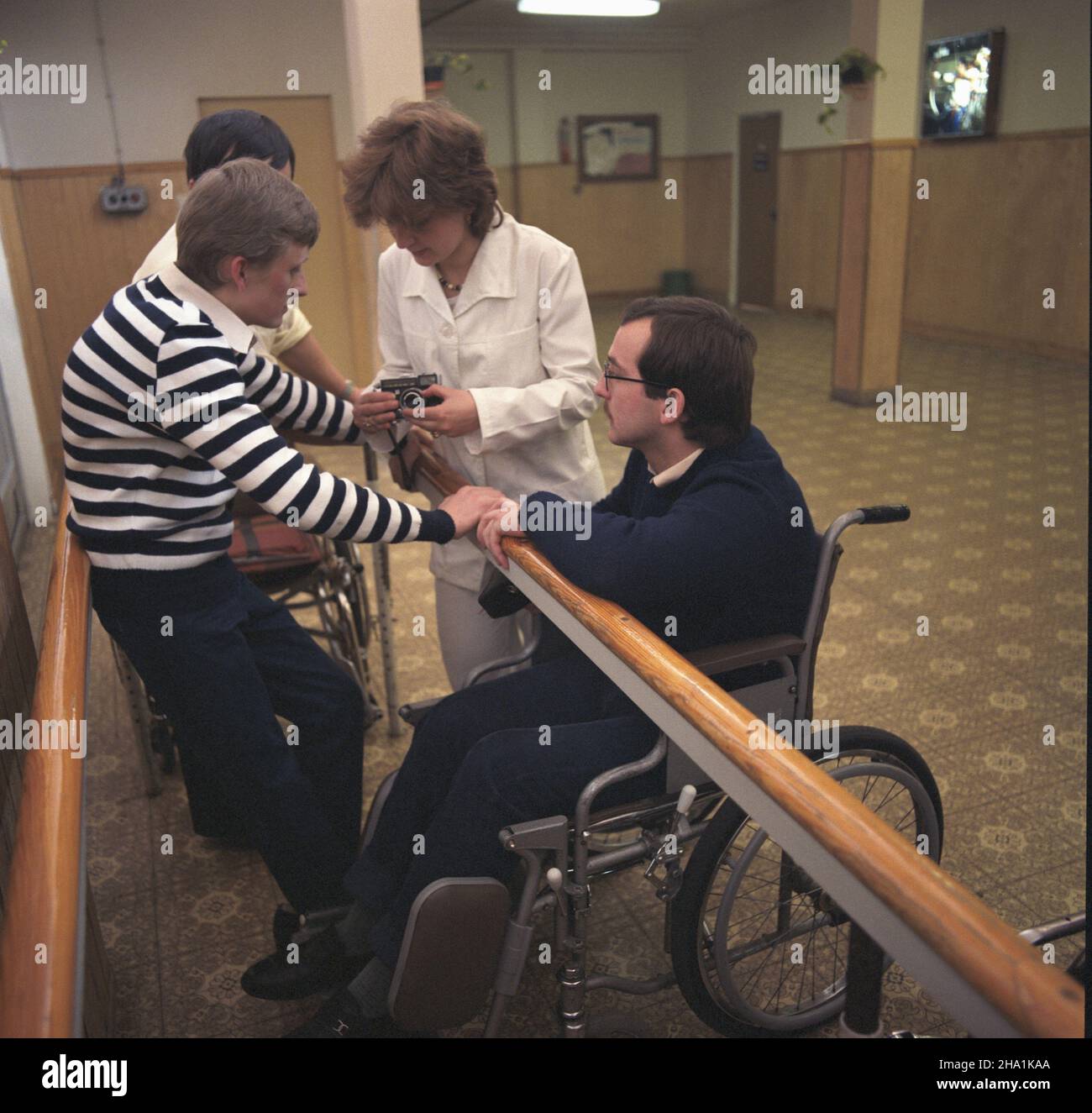 Konstancin-Jeziorna 04,1985. Centrum Kszta³cenia Inwalidów. ka PAP/Jan Morek Dok³adny dzieñ wydarzenia nieustalony. Konstancin-Jeziorna, April 1985. Das Behindertenbildungszentrum. ka PAP/Jan Morek Veranstaltungstag unbekannt Stockfoto