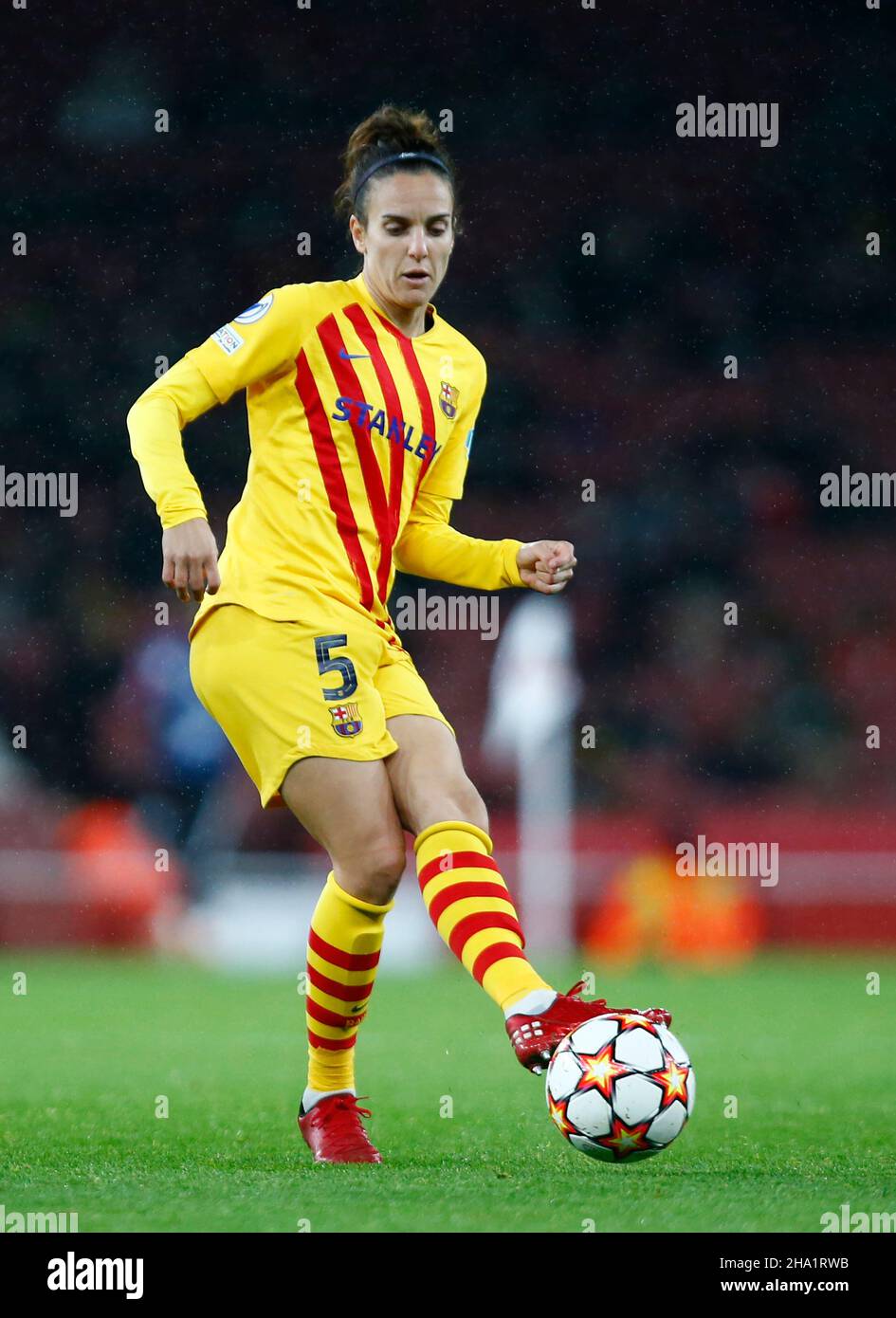 London, Großbritannien. 01st. Februar 2018. London, Vereinigtes Königreich, DEZEMBER 09: Melie Serrano vom FC Barcelona Femeni während der Champions League der Frauen Gruppe C zwischen Arsenal Women und Barcelona Femenino im Emirates Stadium, Crawly am 09th. Dezember 2021 Credit: Action Foto Sport/Alamy Live News Stockfoto