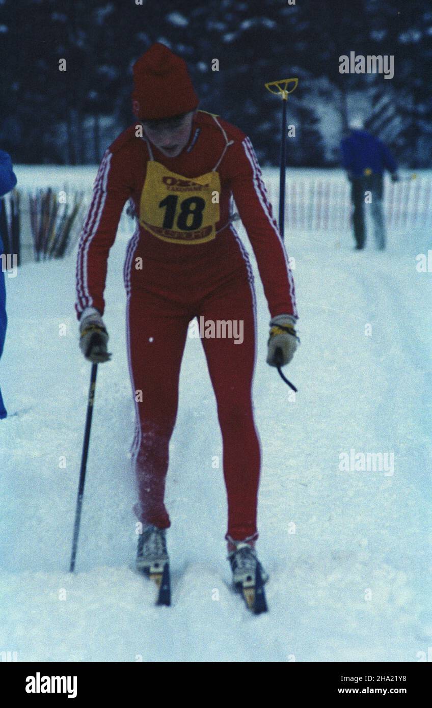 Zakopane 02,1984. Memoria³ Bronis³awa Czecha i Heleny Marusarzówny. Zawody narciarskie rozgrywane corocznie od 1946 roku w Zakopanem. js PAP/Wojciech Kryñski Dok³adny dzieñ wydarzenia nieustalony. Zakopane Februar 1984. Die Bronislaw Czech und Helena Marusarzowna Memorial Ski Track 1984. Der Ski-Wettbewerb findet jedes Jahr seit 1946 in Zakopane statt. js PAP/Wojciech Krynski Termin unbekannt. Stockfoto