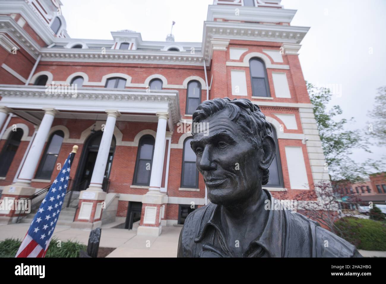 Pontiac, Il, USA, Statue von AbE Lincoln vor dem Livingston County Courthouse Stockfoto