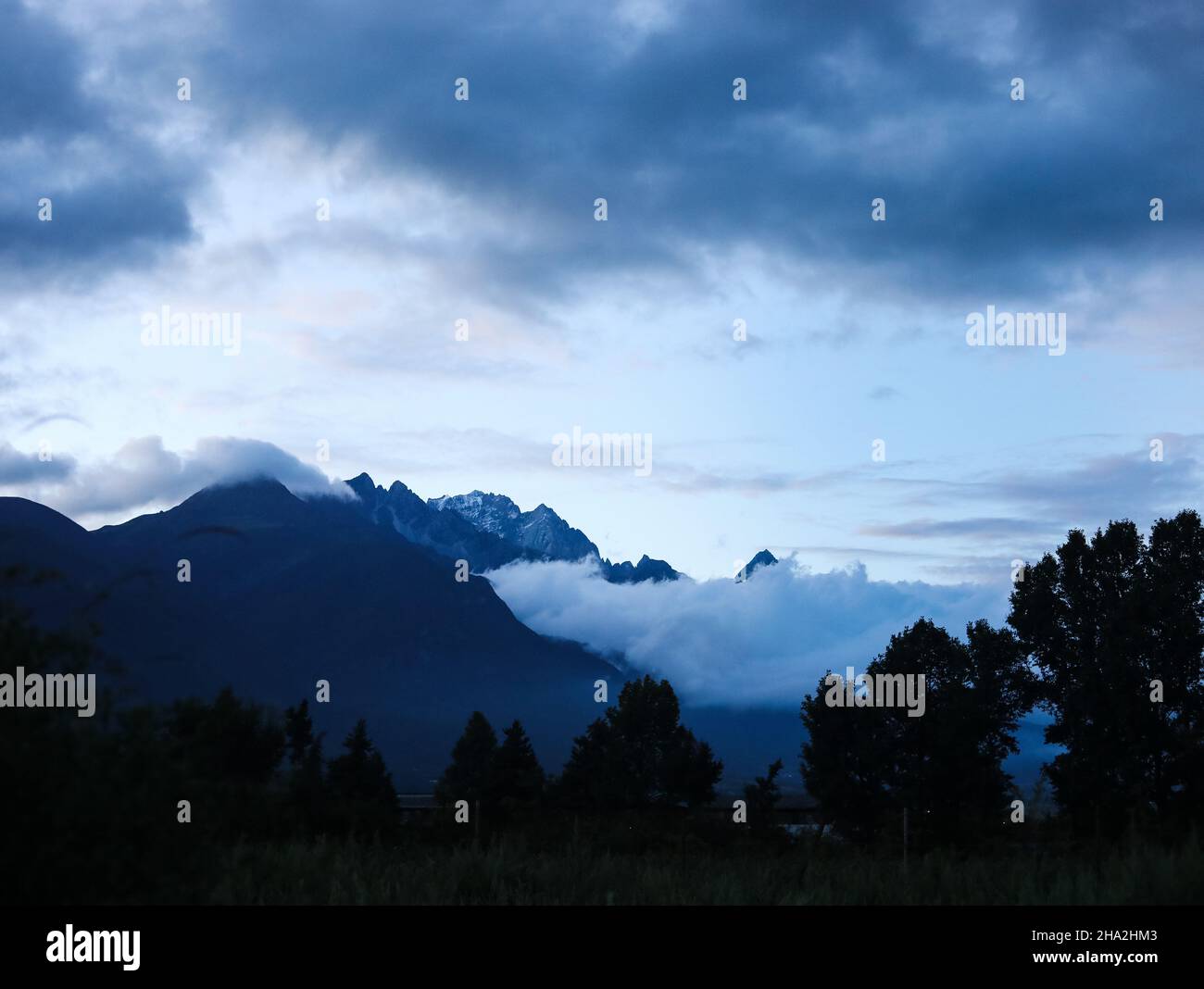 Jadedrachen-Schneeberg in der Nähe der Stadt Lijiang in Yunnan Stockfoto