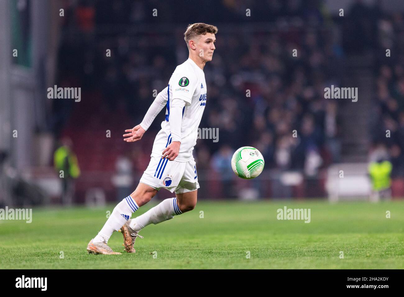 Kopenhagen, Dänemark. 09th Dez 2021. Elias Jelert (38) vom FC Kopenhagen beim UEFA Europa Conference League-Spiel zwischen dem FC Kopenhagen und Slovan Bratislava im Park in Kopenhagen. (Foto: Gonzales Photo/Alamy Live News Stockfoto