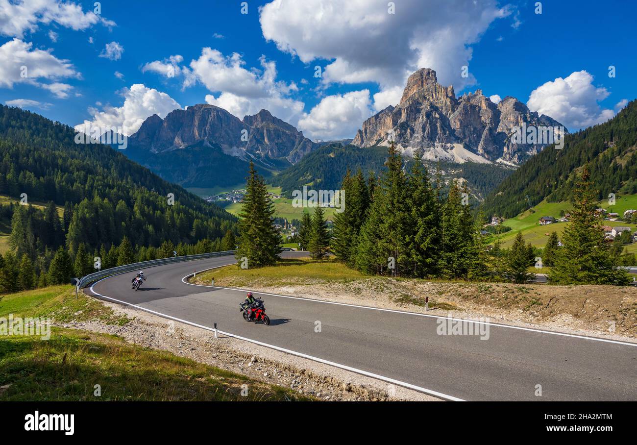 Motorradtour auf dem Passo Campo Longo in Italien Stockfoto