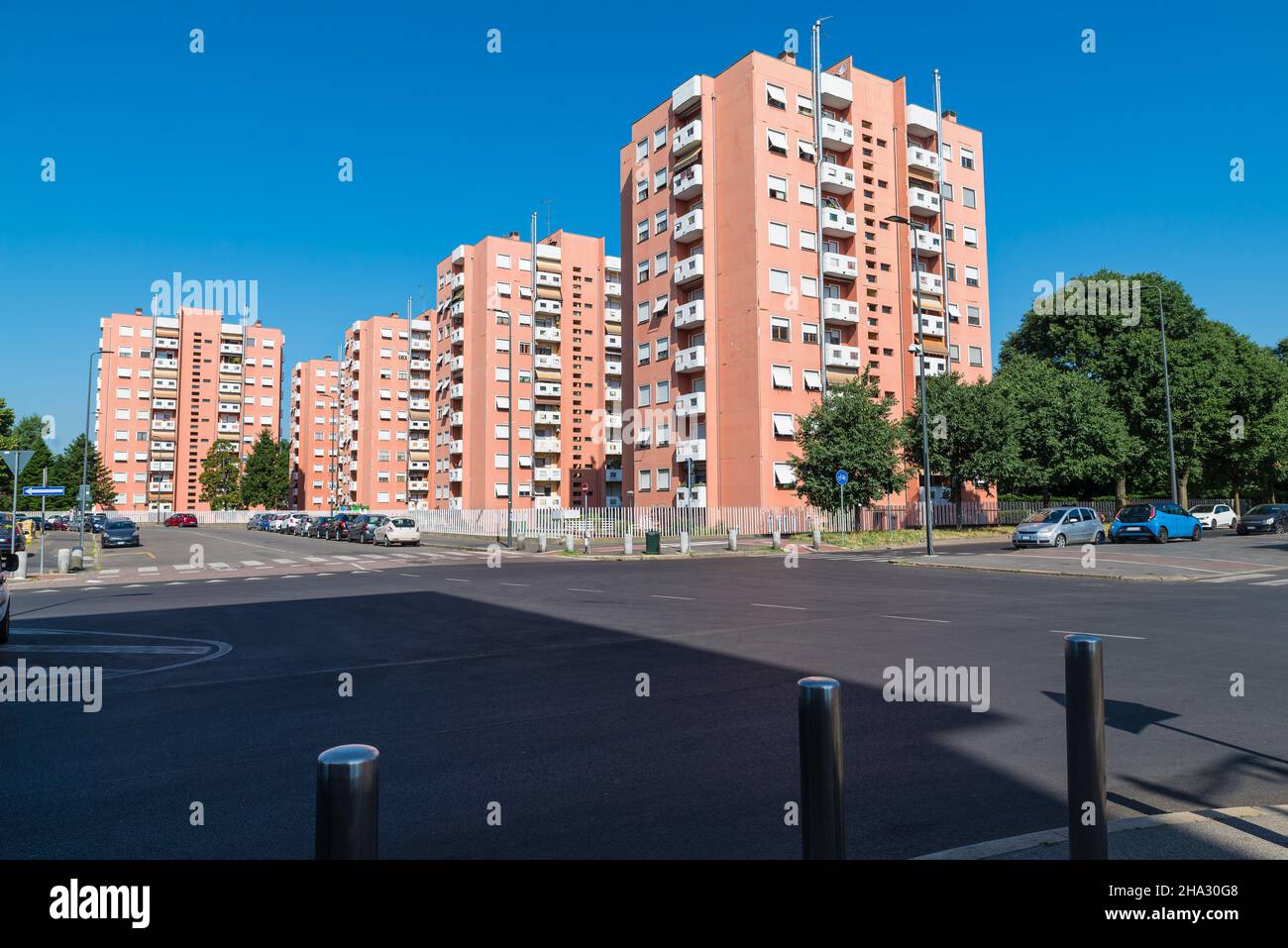 Typische moderne Gebäude in einer Stadt in Norditalien. Quarto Oggiaro Stockfoto