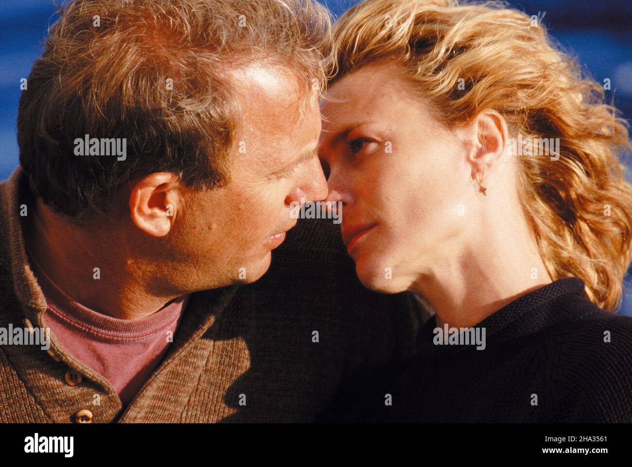 Botschaft in der Flasche Jahr : 1999 USA Regie: Luis Mandoki Robin Wright , Kevin Costner Stockfoto