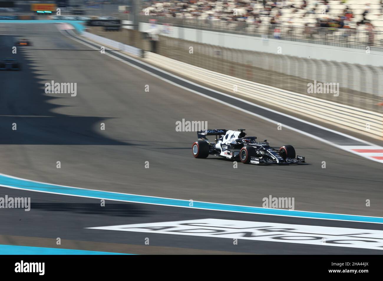 Abu Dhabi, VAE. 10th. Dezember 2021; Yas Marina Circuit, Abu Dhabi, Vereinigte Arabische Emirate: FIA Abu Dhabi F1 Grand Prix, Trainingstag: Scuderia AlphaTauri Honda, Yuki Tsunoda Credit: Action Plus Sports Images/Alamy Live News Stockfoto