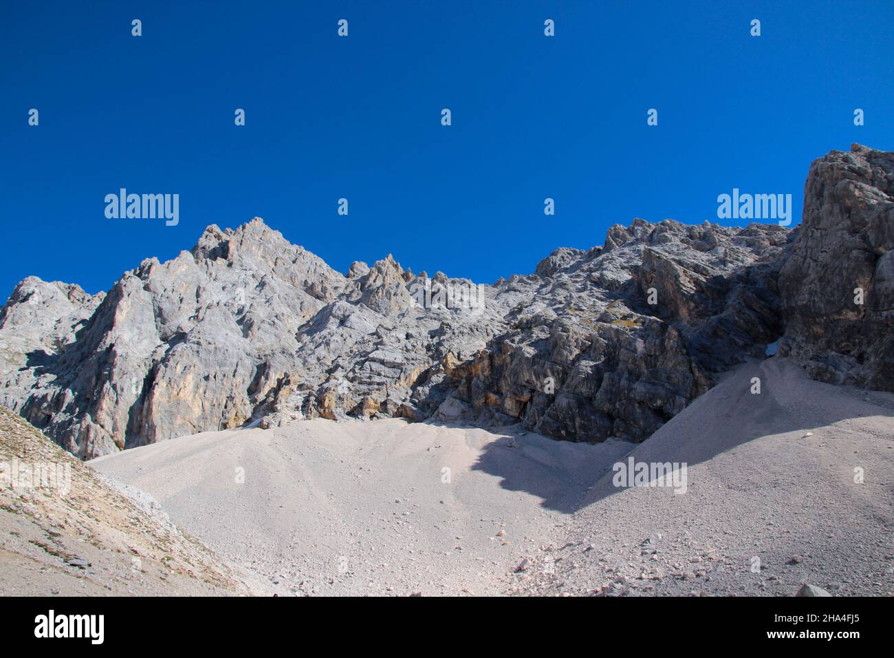 Wanderung zur zugspitze 2962 m,die höllentalspitzen,jubiläumsgrat,wettersteingebirge garmisch-partenkirchen,oberbayern,bayern,süddeutschland,deutschland,europa, Stockfoto