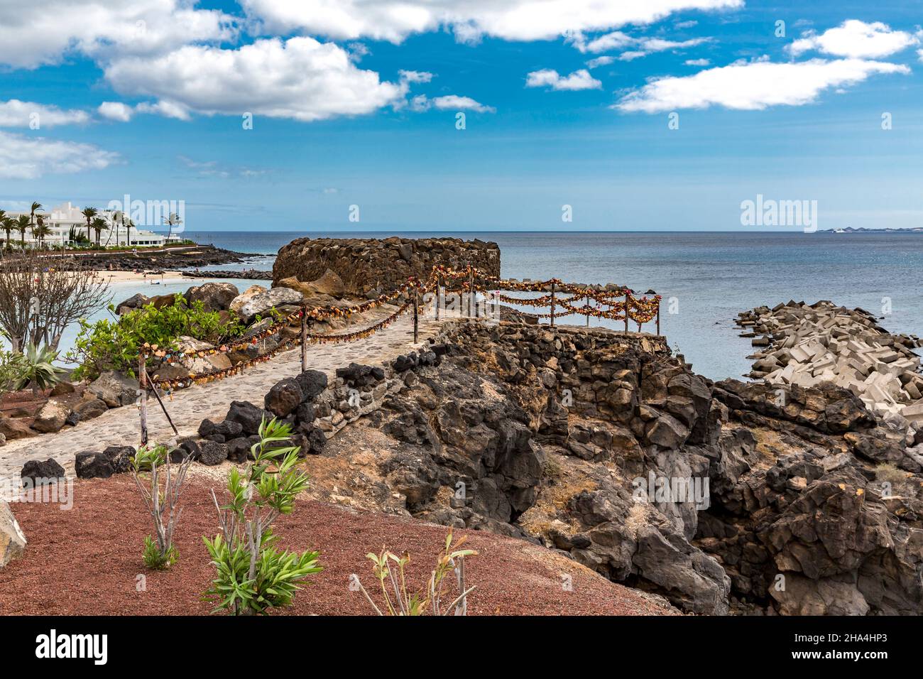 Bunte Liebesschlösser, Aussichtspunkt mirador en playa Flamingo, playa blanca, lanzarote, Kanaren, kanarische Inseln, spanien, europa Stockfoto