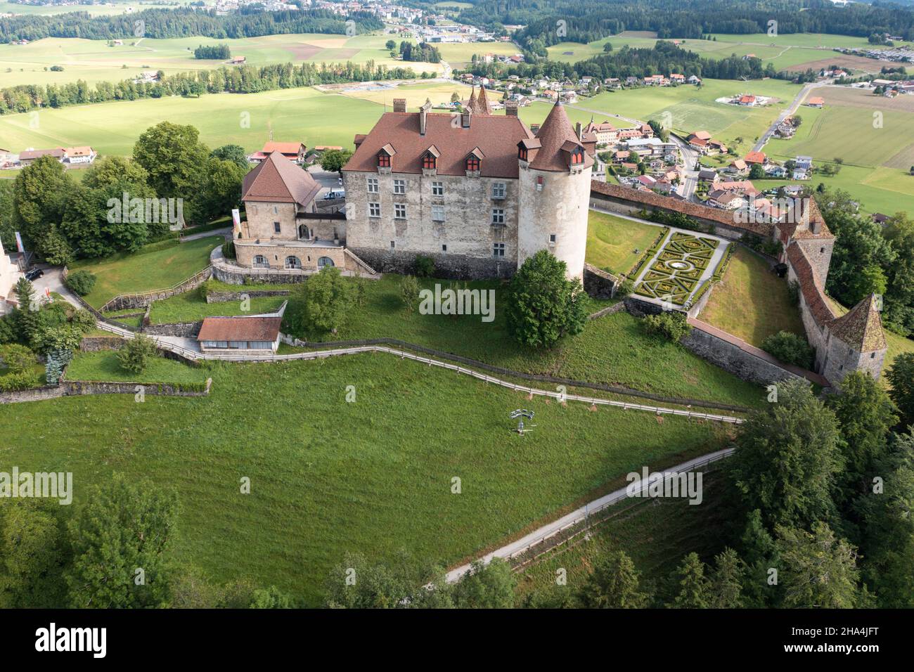 Die Stadt Gruyeres aus dem Luftbild Stockfoto