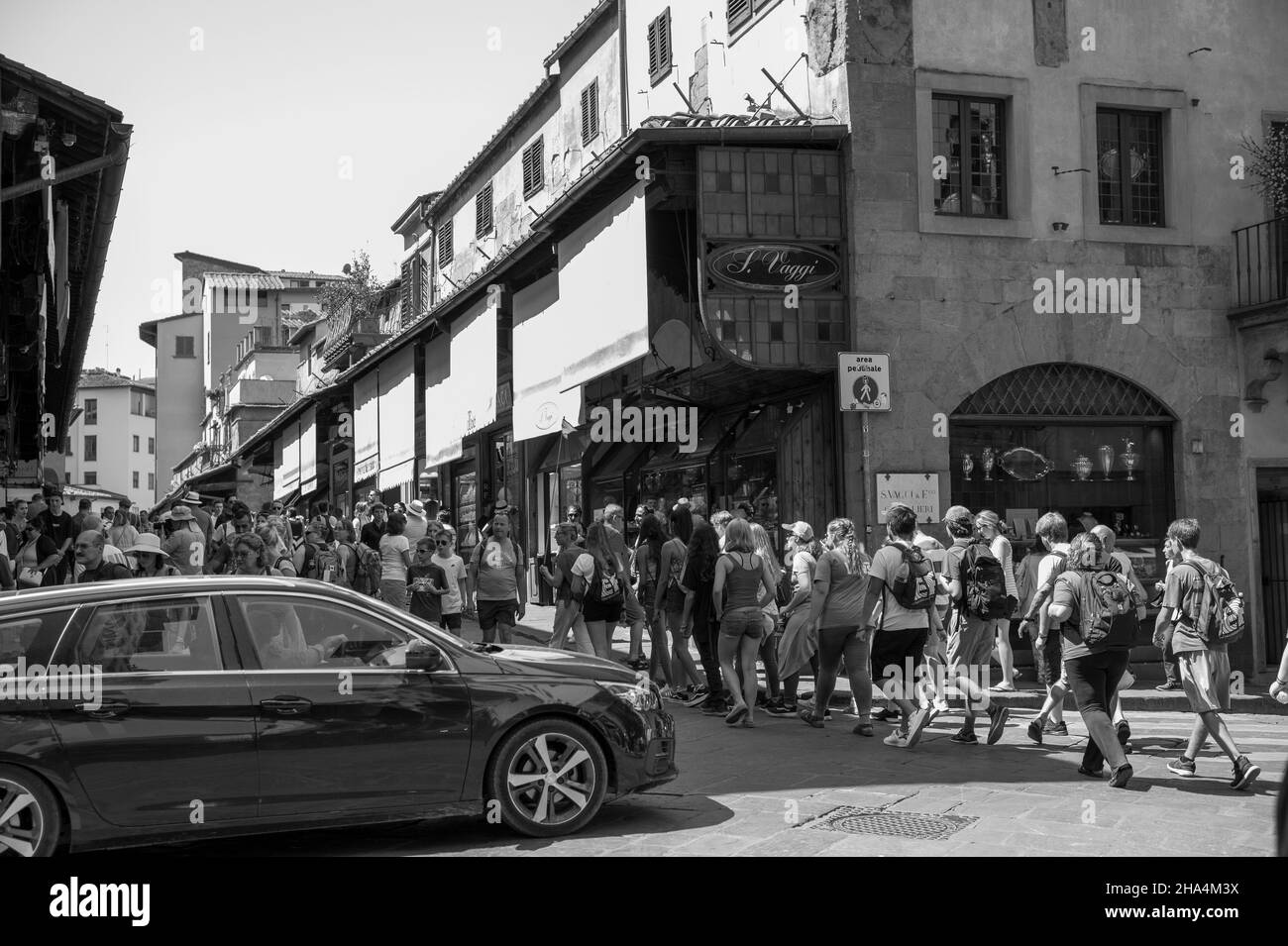 Brücke von ponte vecchio am Fluss arno - florenz, italien Stockfoto