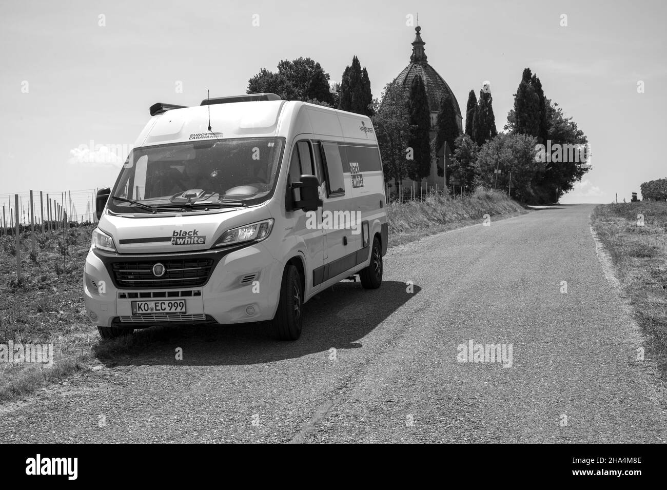 Wohnmobil in schöner Landschaft in der Nähe von siena, italien Stockfoto