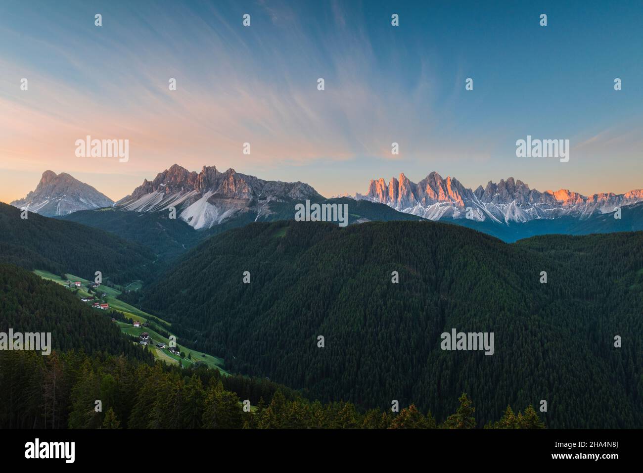 Forestis Dolomites, mit herrlichem Blick auf die italienischen Dolomiten Stockfoto