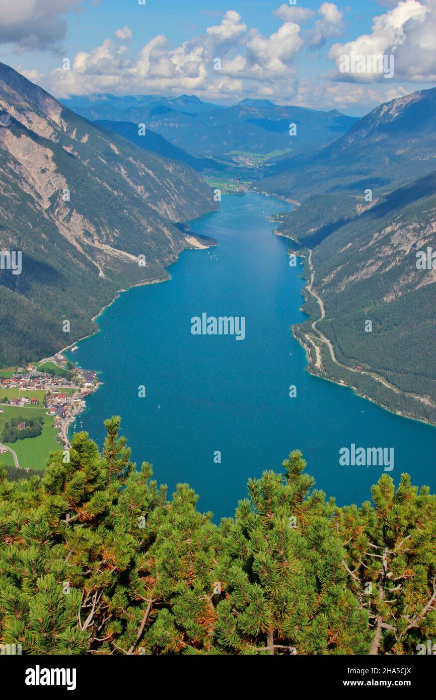 Blick vom bärenkopf (1991m),achensee,linke Seebergspitze und seekarspitze,rechts rofangebirge,tirol,österreich Stockfoto
