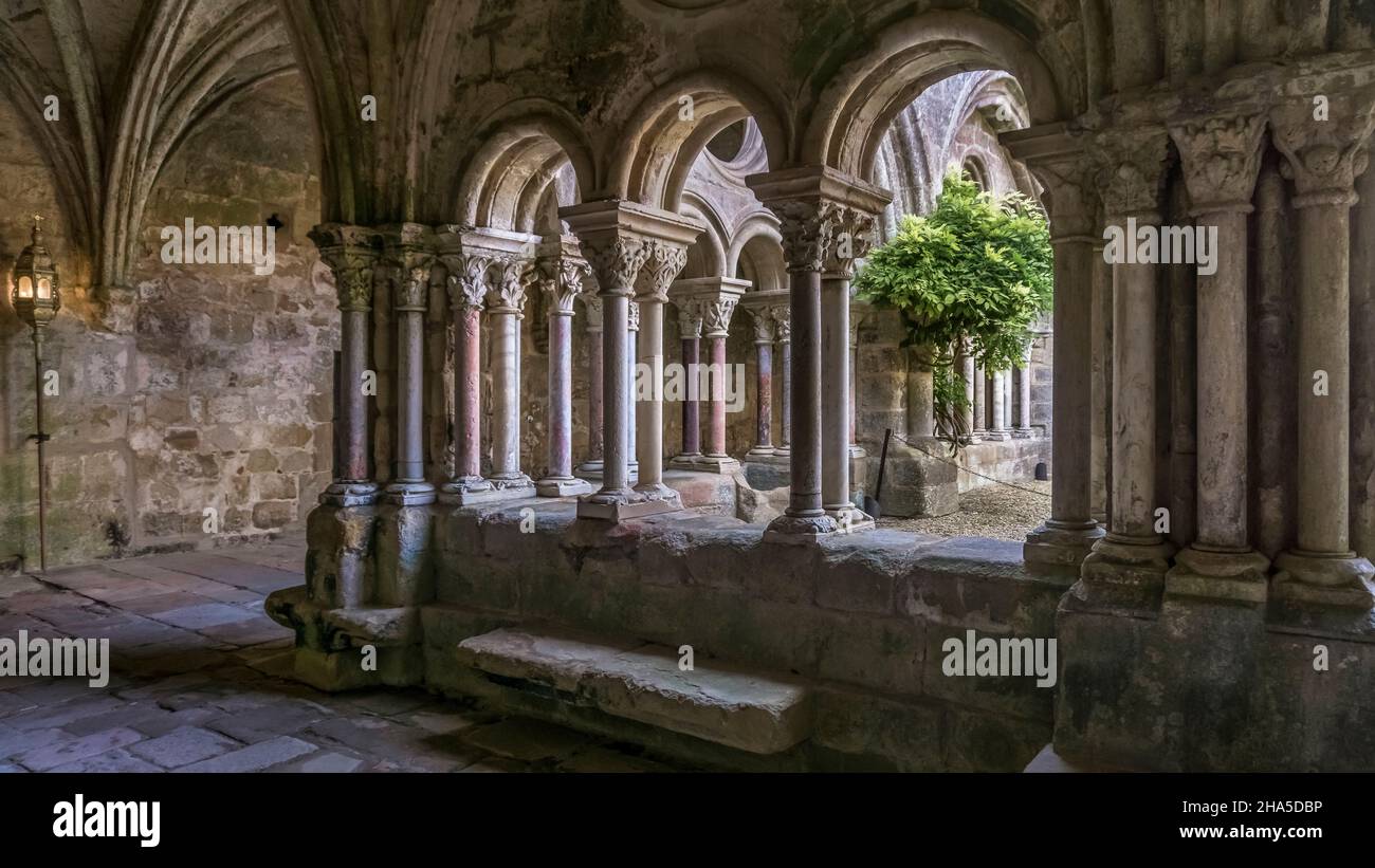 Kloster in der Abtei sainte marie de fontfroide bei narbonne. Ehemalige zisterzienserabtei, gegründet 1093. Stockfoto