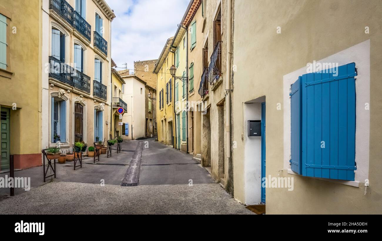 Dorfzentrum in fleury d'aude. Stockfoto