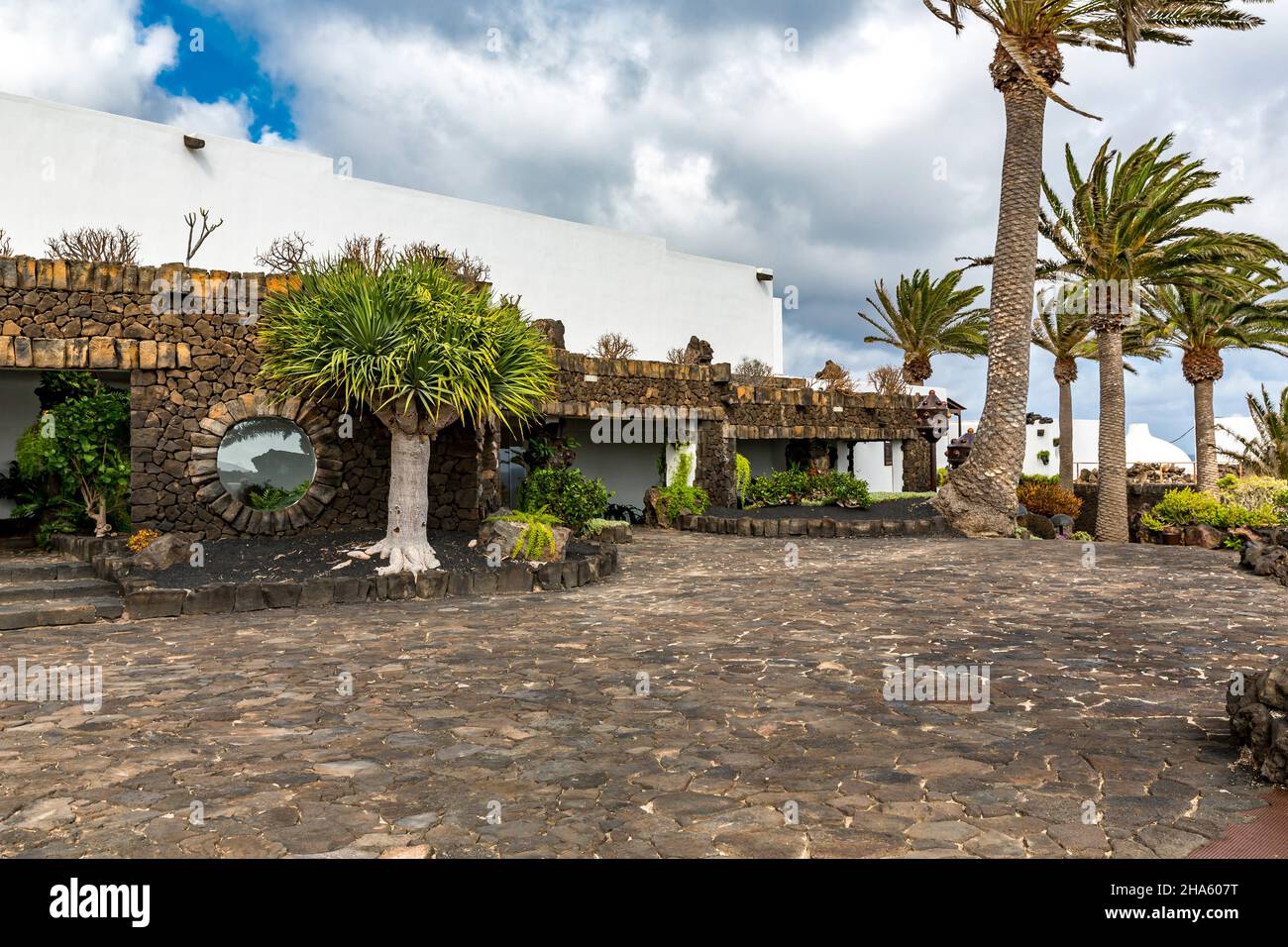 casa de los volcanes,Haus der Vulkane,Forschungszentrum,Informationszentrum,jameos del agua,Kunst- und Kulturstätte,erbaut von césar manrique,spanischer Künstler aus lanzarote,1919-1992,lanzarote,Kanaren,kanarische Inseln,spanien,europa Stockfoto