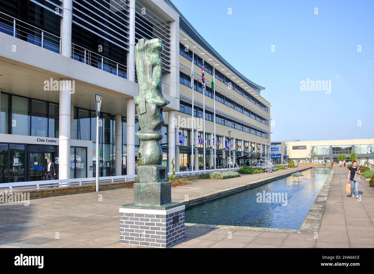 Stadthalle, Wassergärten, College Square, Harlow, Essex, England, Vereinigtes Königreich Stockfoto