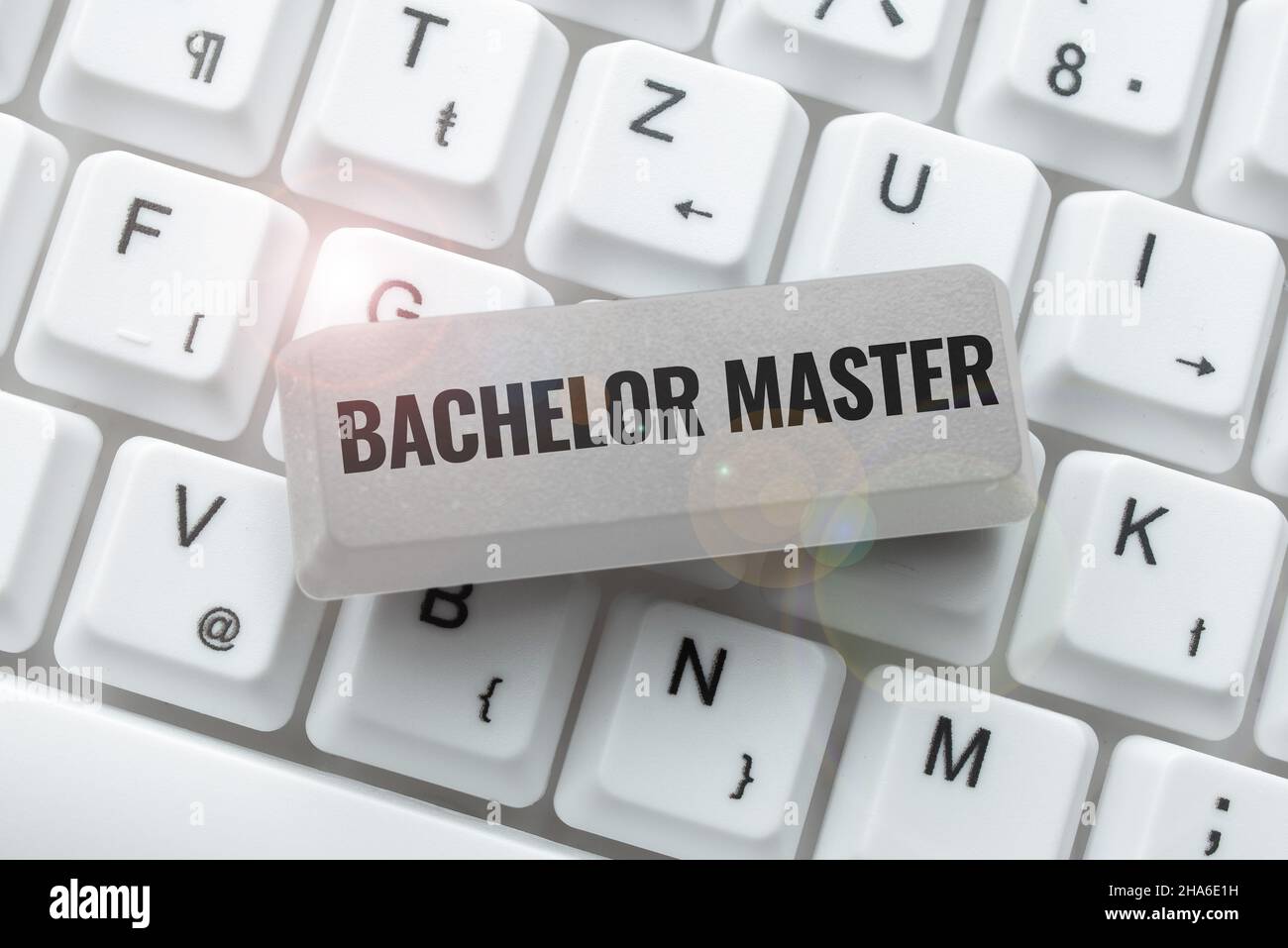 Schild mit Bachelor Master. Internet-Konzept ein fortgeschrittener