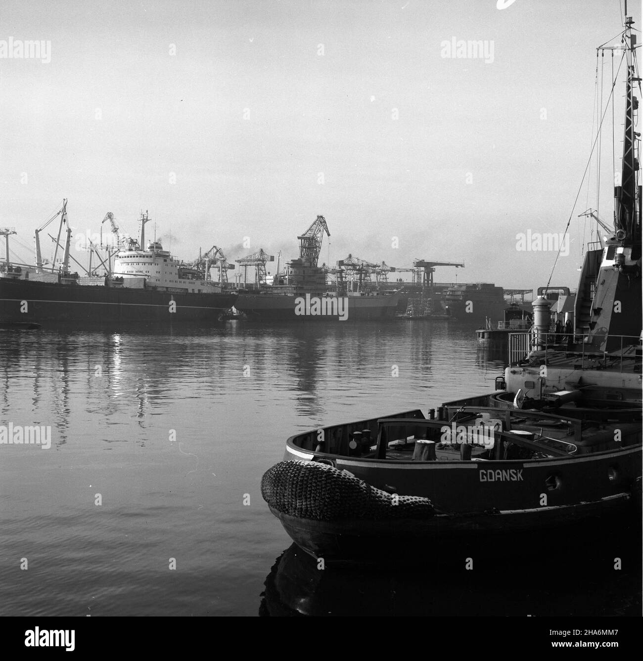 Gdañsk, 1969-12. Stocznia Gdañska im. Lenina. NZ. M/s Ró¿a Luksemburg zbudowany dla armatora Zwi¹zku Socjalistycznych Republik Radzieckich (ZSRR). Ad PAP/Janusz Uklejewski Dok³adny dzieñ wydarzenia nieustalony. Danzig, Dezember 1969. Die Danziger Lenin-Werft. Im Bild: M/s Roza Luksemburg gebaut für einen sowjetischen Reeder. Ad PAP/Janusz Uklejewski Stockfoto