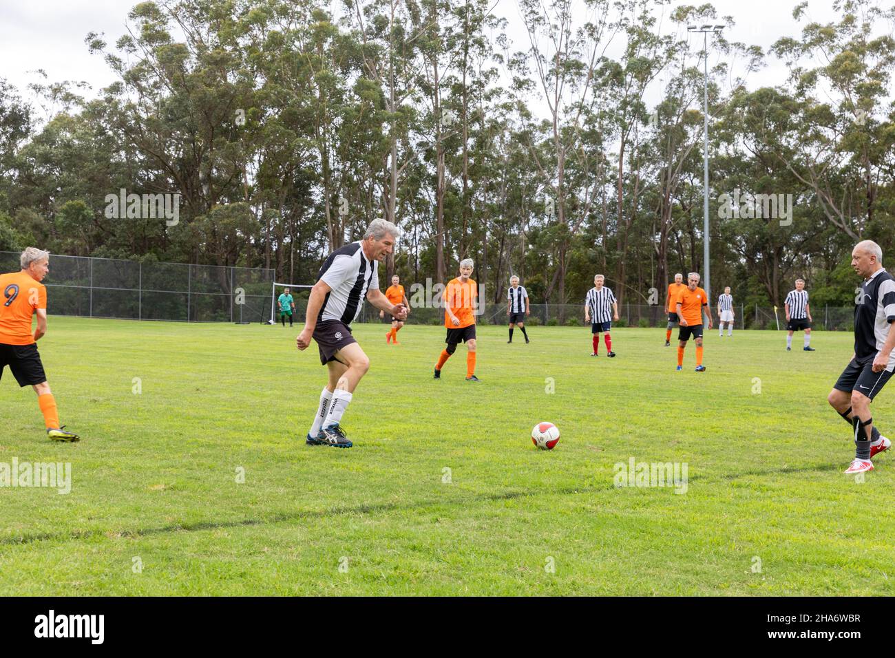 Sydney, Australien Herren Amateur Graswurzel Fußball Fußballspiel für über 55-Jährige, gespielt auf Gras Stockfoto