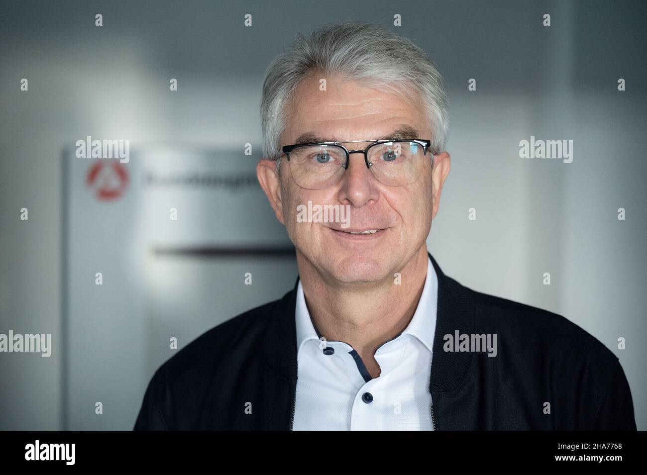vorsitzender-ba-by-fotos-und-bildmaterial-in-hoher-aufl-sung-seite
