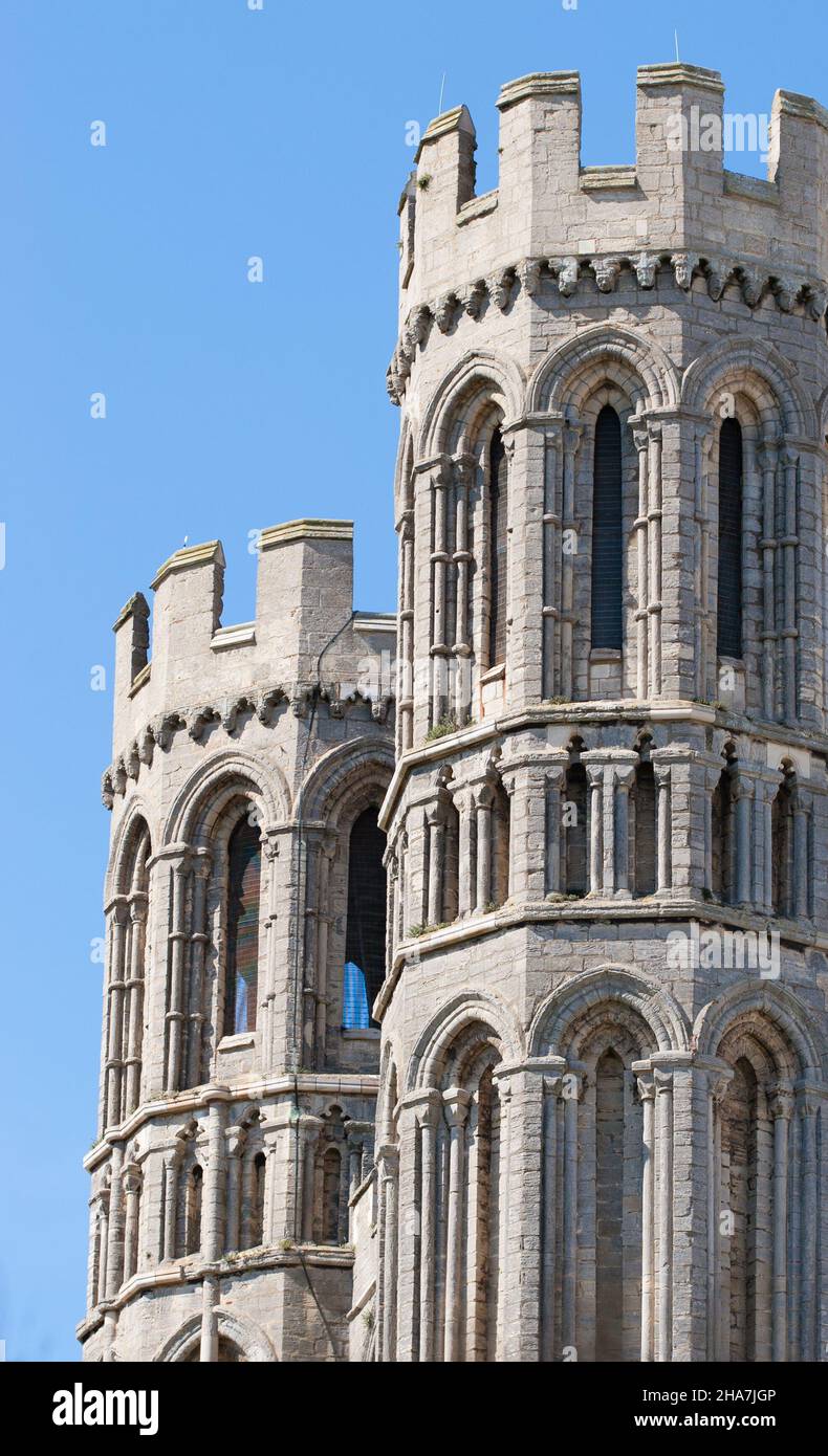 Detail von runden Türmchen auf dem Westturm der Ely Kathedrale im Cambridgeshire Fens UK Stockfoto