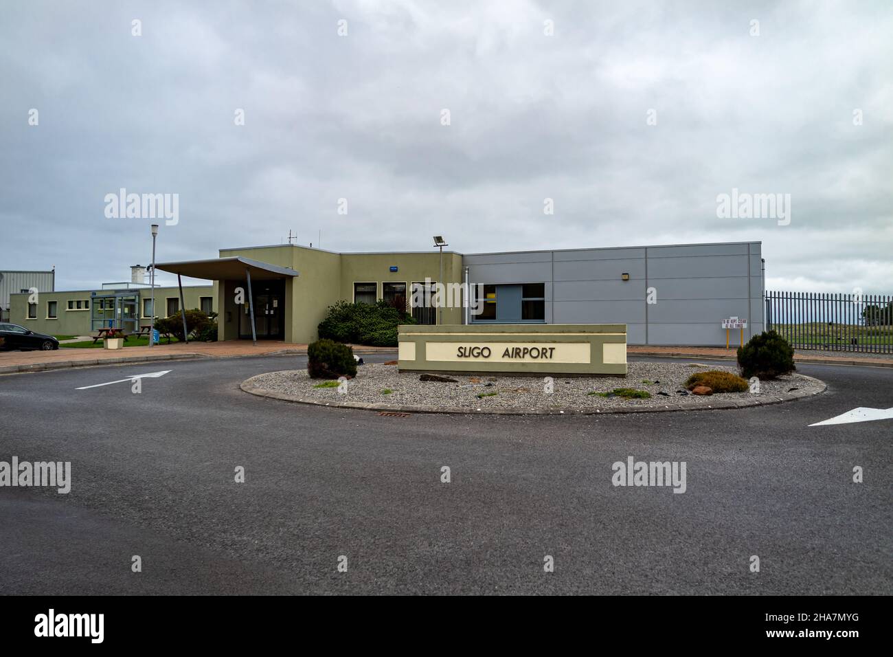SLIGO, IRLAND - OKTOBER 12 2021 - der Flughafen Sligo ist ein kleiner Flughafen an der Westküste Irlands. Stockfoto