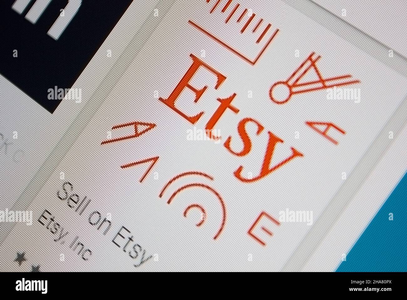 Ivanovsk, Russland - 28. November 2021: Verkaufen Sie auf Etsy App auf dem Display des Tablet-PC. Stockfoto