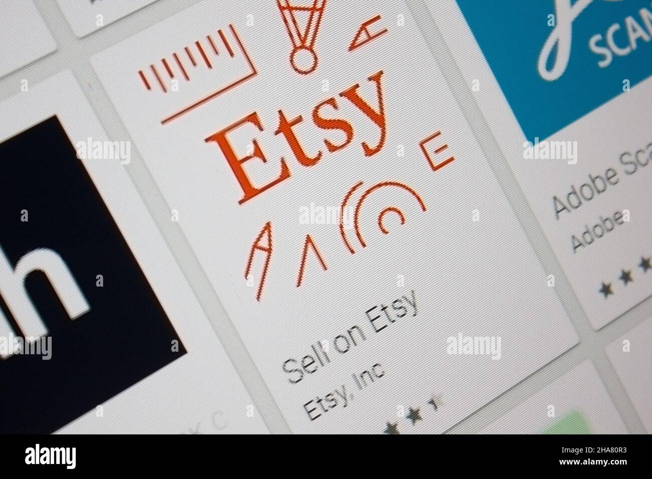 Ivanovsk, Russland - 28. November 2021: Verkaufen Sie auf Etsy App auf dem Display des Tablet-PC. Stockfoto